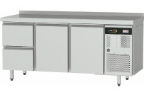 Kühltisch ZK GN 1/1, 2 Türen und 2 Schubladen, Tischplatte mit Aufkantung