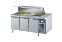 Saladette 3 Türen je 8 x GN 1/1 / mit Tischplatte hinten aufgekantet