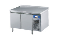 Kühltisch 2 Türen je 9 x GN 1/1 / mit Tischplatte hinten aufgekantet